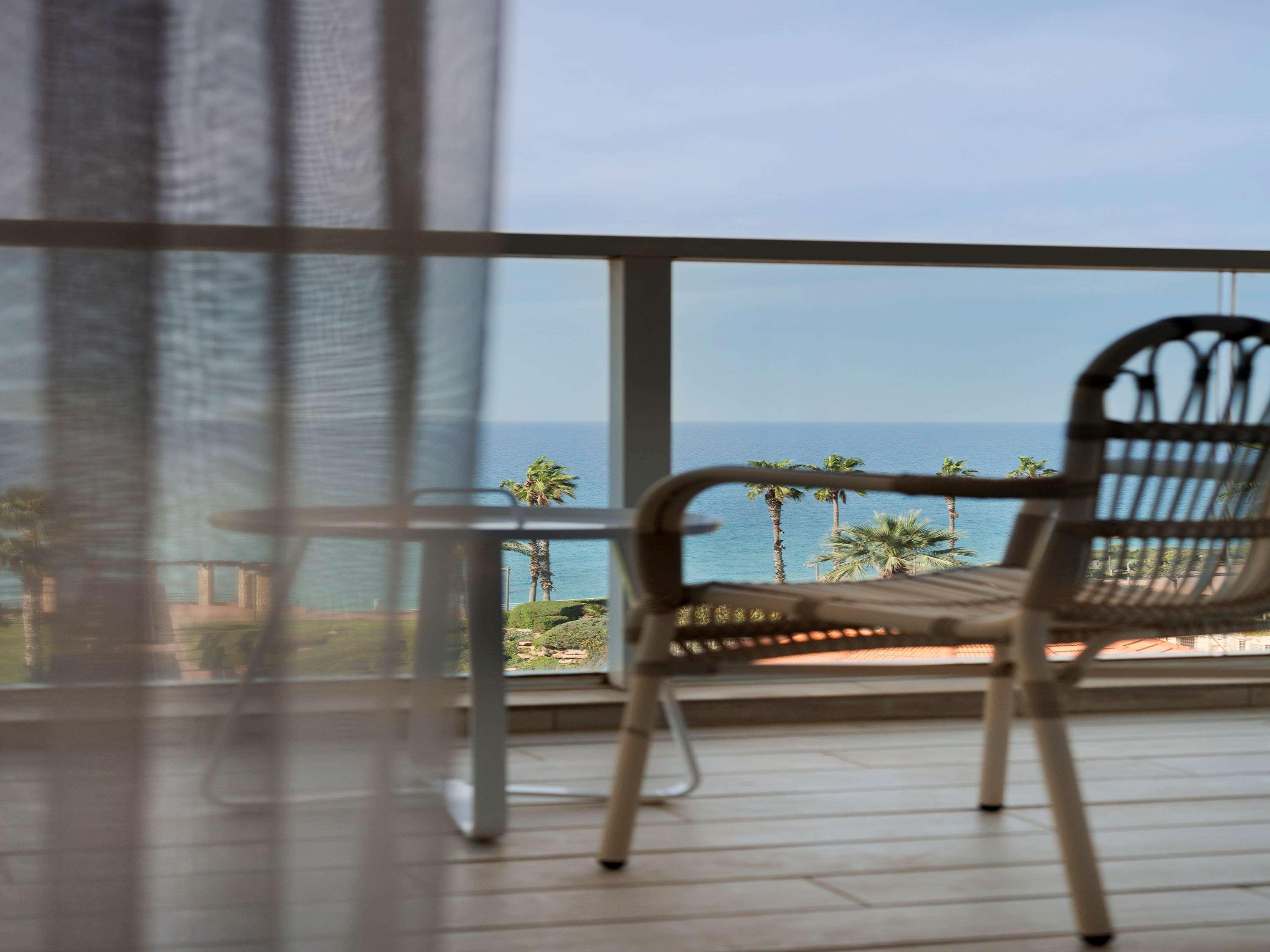 David Tower Hotel Netanya By Prima Hotels - 16 Years Plus Exterior foto A balcony